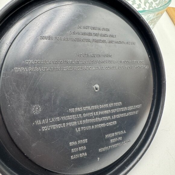 PYREX 4 Cup HALLOWEEN Storage Bowl three rows of ghost black lid - Picture 9 of 15